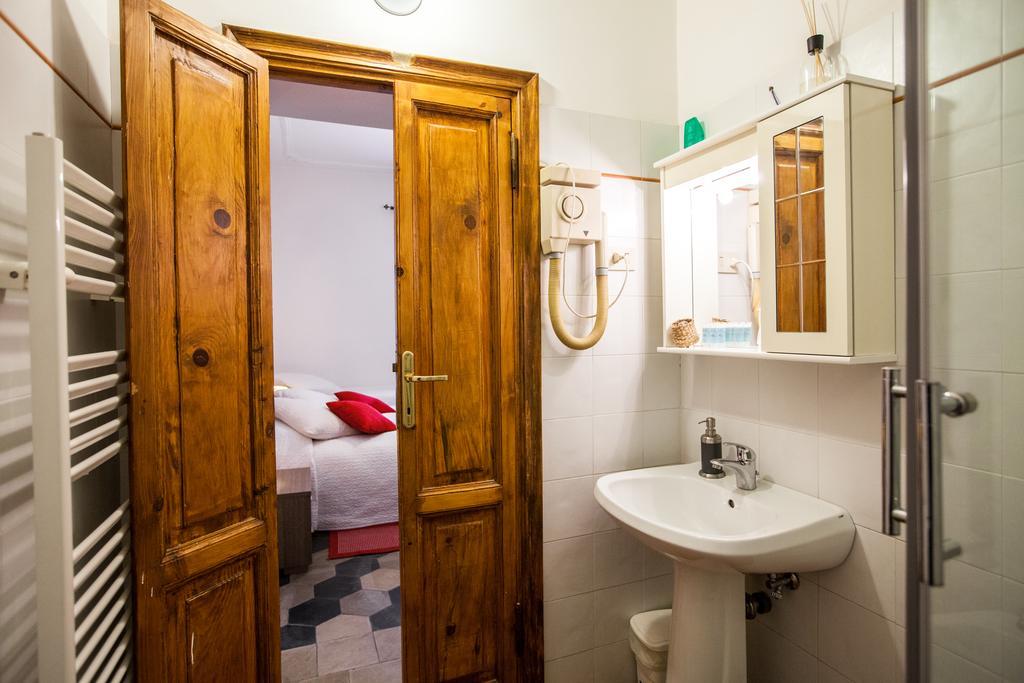 Dreibettzimmer mit eigenem Bad