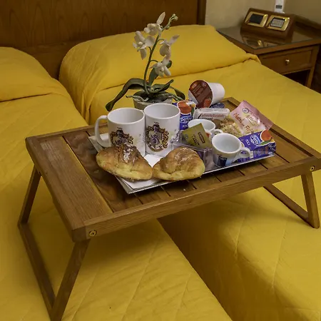 Luxury Rooms H 2000 Roma-2